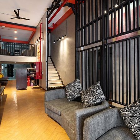 Buri Hostel Банкок Екстериор снимка