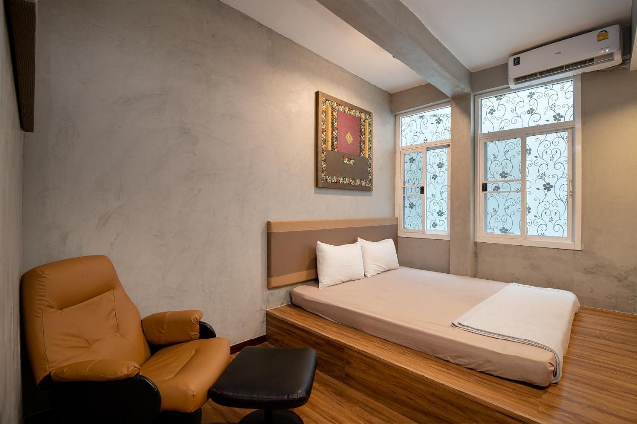 Buri Hostel Банкок Екстериор снимка