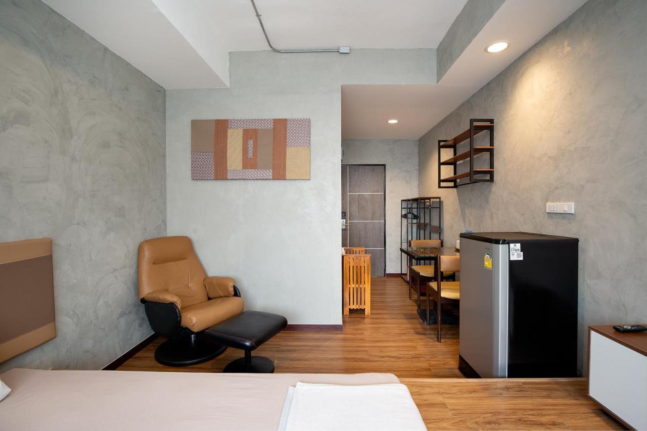 Buri Hostel Банкок Екстериор снимка