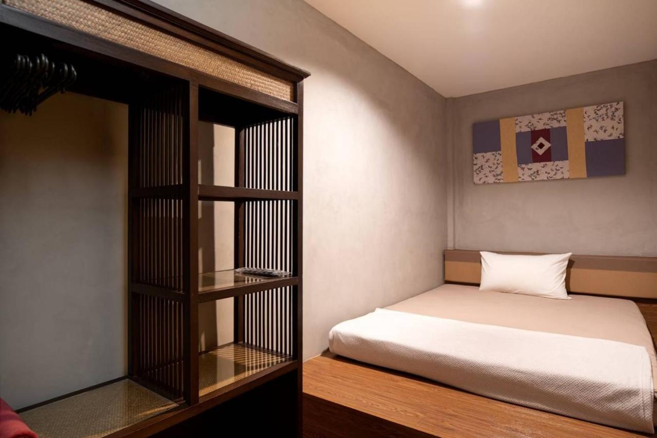 Buri Hostel Банкок Екстериор снимка